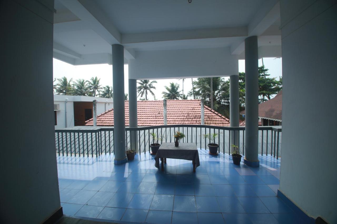 Black Beach Resort Varkala Exterior photo