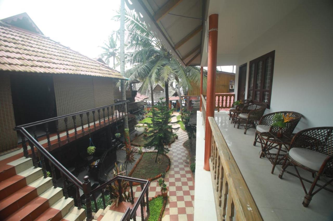 Black Beach Resort Varkala Exterior photo